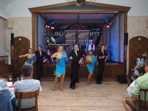 Mitternachtseinlage von Show & Dance Triestingtal