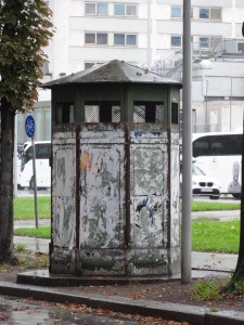 Auch die Litfaßsäulen erlangen im Film Berühmtheit