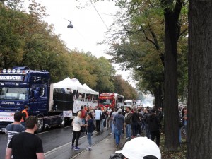 Nach der Führung sehen wir die Loveparade 